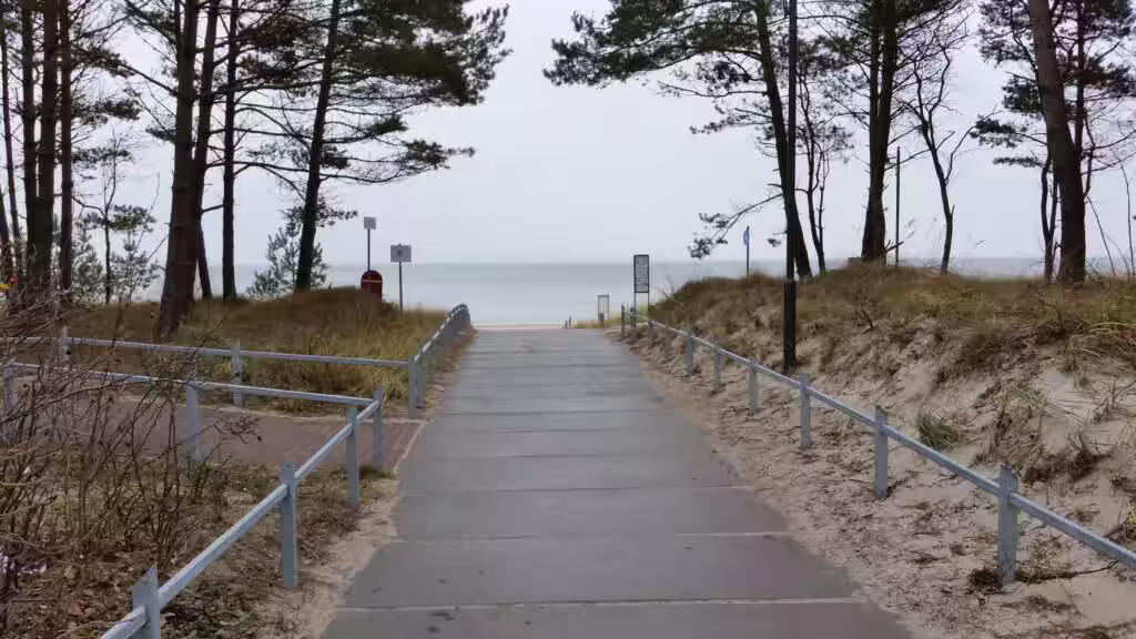 Strandzugang Binz Rügen im Winter