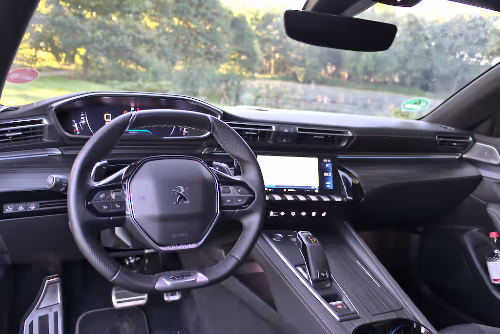 Peugeot 508 GT Innenraum i-Cockpit