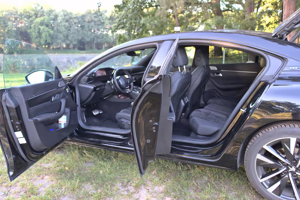 Peugeot 508 GT Infotainment und Mittelkonsole
